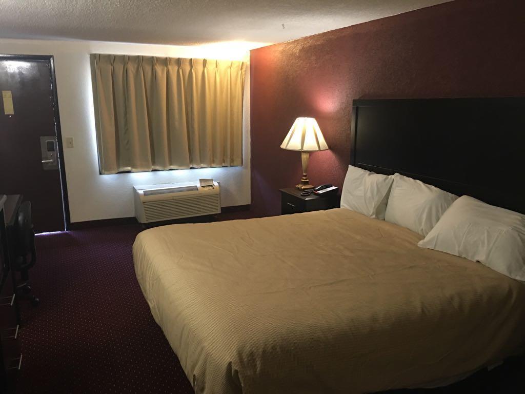 Super 9 Motel Troy Екстер'єр фото